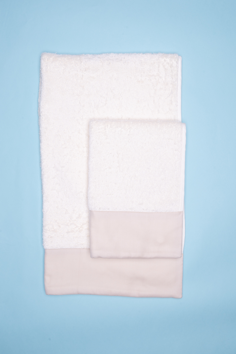 Dovì | Coppia asciugamani in spugna avorio con bordo in tessuto rosa cipria