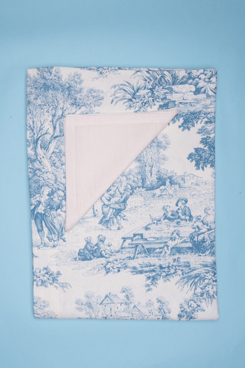 Dovì | Tovaglia in cotone toile de jouy avorio con disegni azzurri con 10 tavaglioli