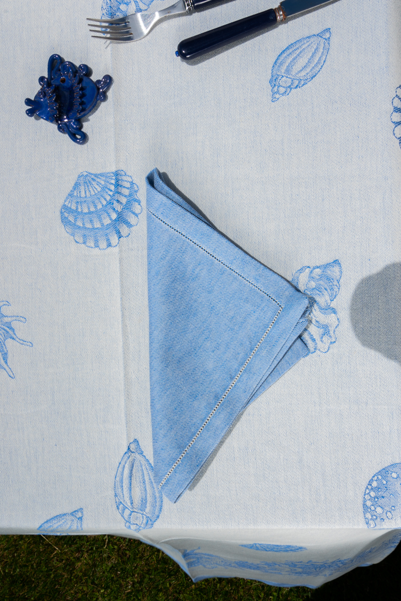 Tovaglia rettangolare in misto lino azzurro con disegno marino
